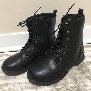Black boots for women